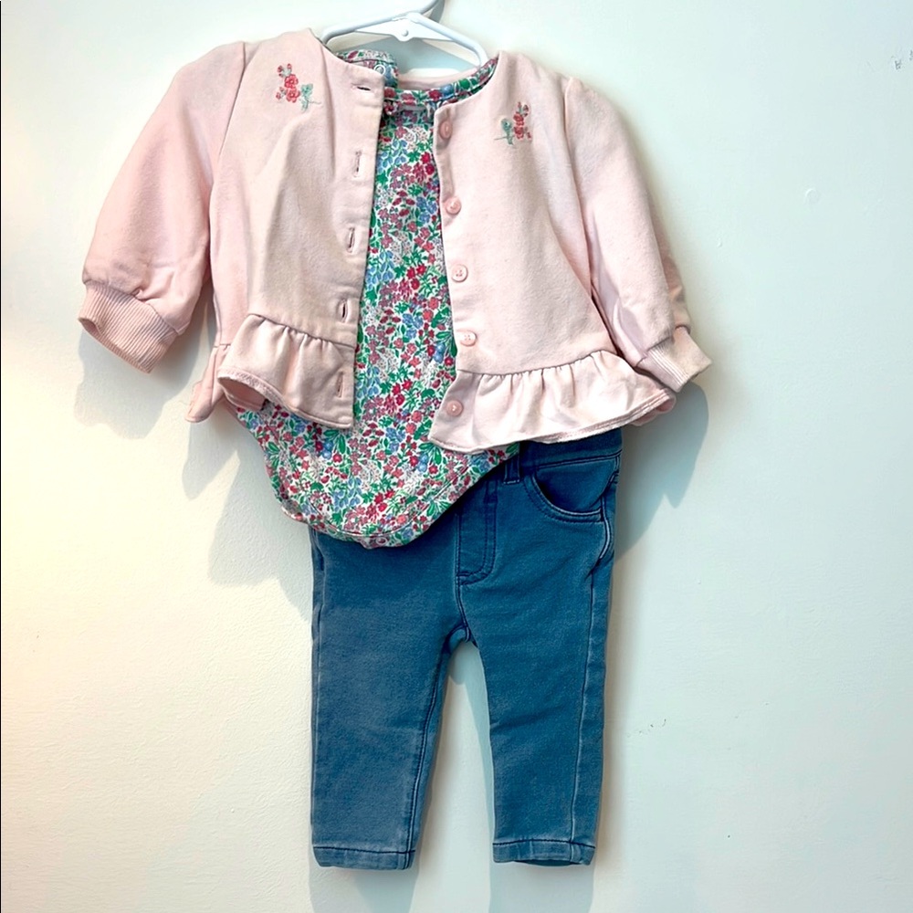 Janie and Jack 3- Piece Matching Set.  Sweater, bodysuit and pants.  Size 3-6M